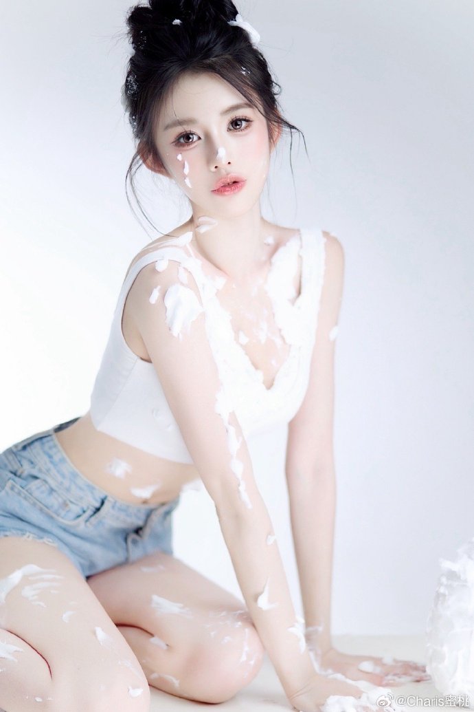 芭比 封面